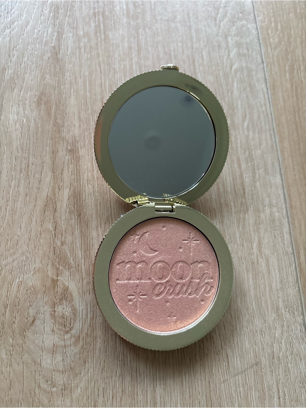 Too Faced Highlight - Summer Moon